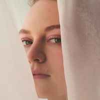 Mia Threapleton Nude