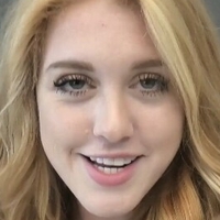 Penelope Snaps Nude